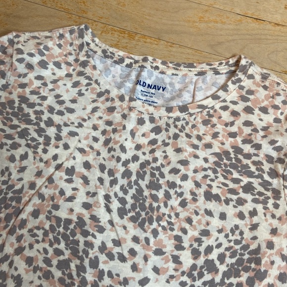 🌺 OLD NAVY Animal Print Soft Cotton Long Sleeve Tee - Picture 3 of 8